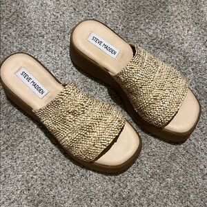 Steve Madden Cream Block Sandals